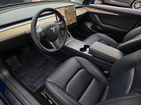 Used 2023 Tesla Model 3 Standard Range image 9