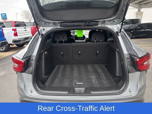 Certified 2024 Chevrolet Trax RS w/ Sunroof Package FWD image 12