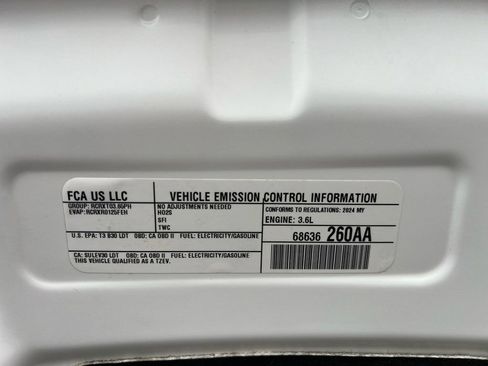 Used 2024 Chrysler Pacifica Select image 45