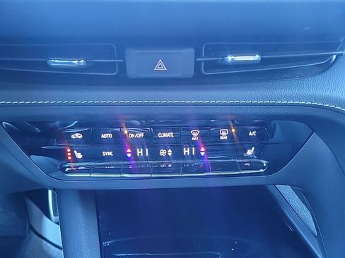 Certified 2023 Buick Envision Preferred w/ Sport Touring Package image 7