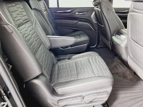 Used 2023 Cadillac Escalade ESV V image 19