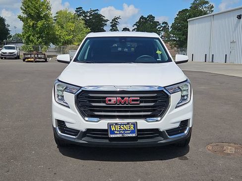 Used 2024 GMC Terrain SLE AWD/4WD image 2