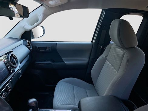Used 2022 Toyota Tacoma SR image 21