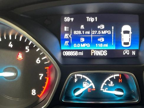 Used 2017 Ford Escape SE image 24