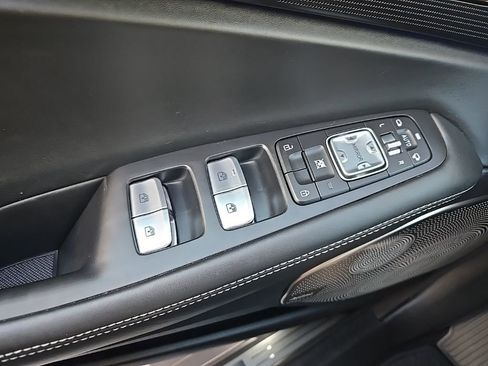 Used 2022 Genesis G90 3.3T Premium image 20