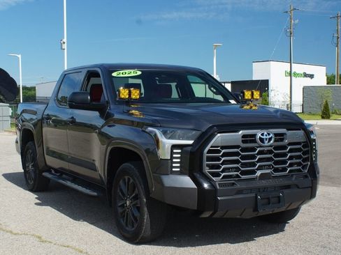 Used 2025 Toyota Tundra SR w/ SR Tow Package AWD/4WD image 2