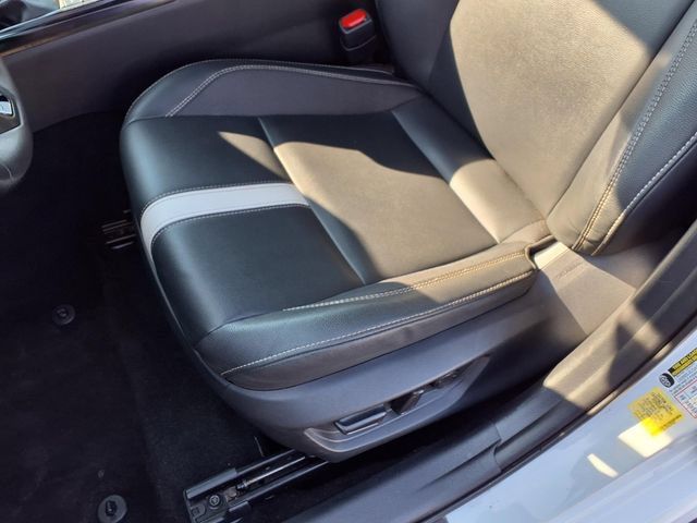 Used 2025 Toyota Camry SE FWD image 23