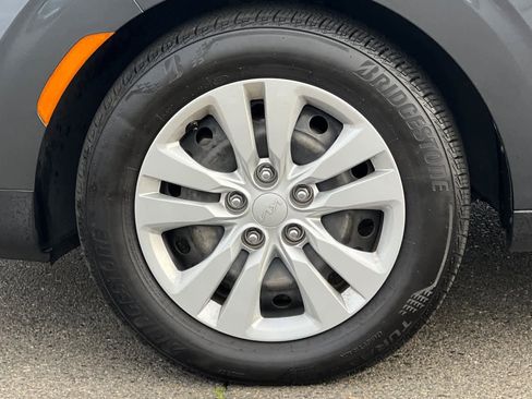 Used 2022 Kia Soul LX image 28