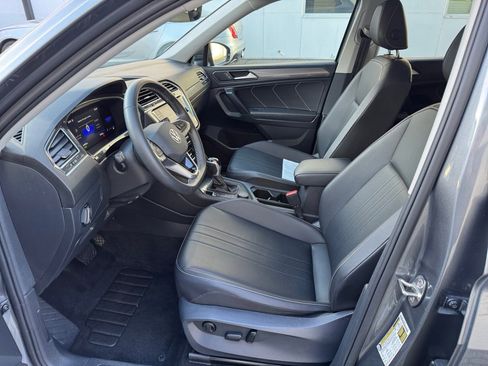 Used 2022 Volkswagen Tiguan SE image 34
