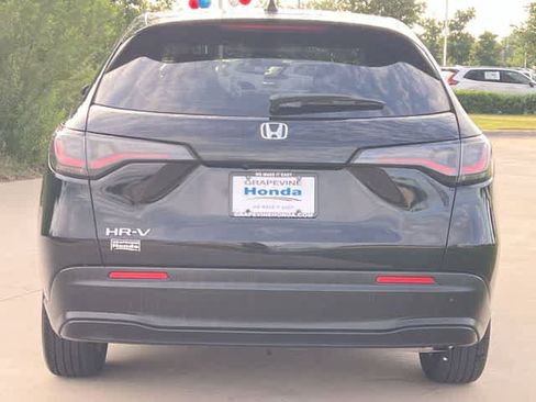 Certified 2025 Honda HR-V LX image 6