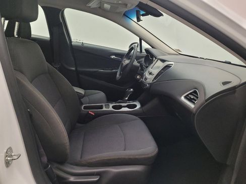 Used 2017 Chevrolet Cruze LS FWD image 21