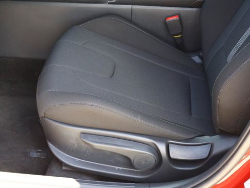 Used 2026 Hyundai Elantra SE FWD image 13