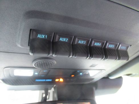 Used 2025 Ford Bronco Badlands AWD/4WD image 30