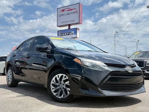 Used 2018 Toyota Corolla LE FWD image 2
