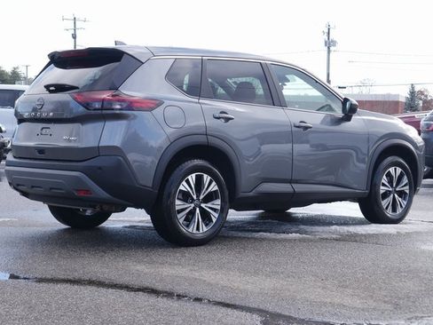 Used 2023 Nissan Rogue SV image 6