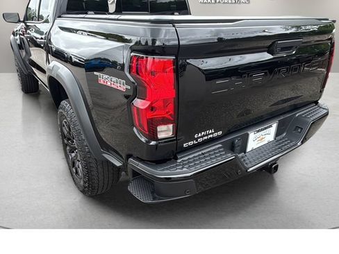 Used 2025 Chevrolet Colorado Trail Boss AWD/4WD image 32