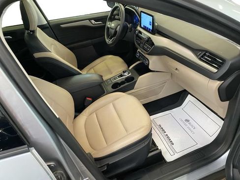 Used 2021 Ford Escape SEL w/ Technology Package AWD/4WD image 17