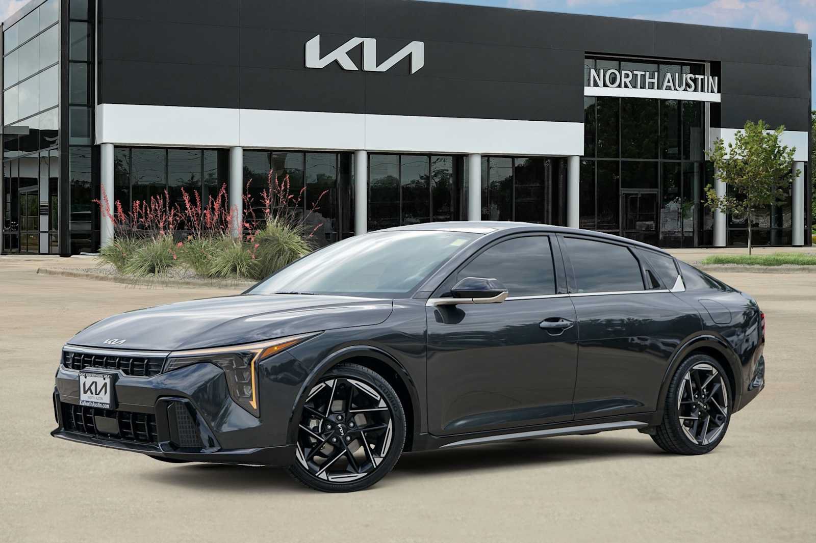 Used 2025 Kia K4 GT-Line w/ GT-Line Sunroof Package FWD image 1