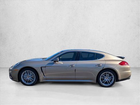 Used 2015 Porsche Panamera S image 8