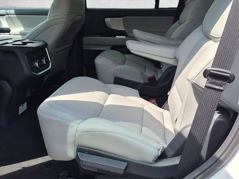 New 2026 Ford Expedition Active RWD image 14