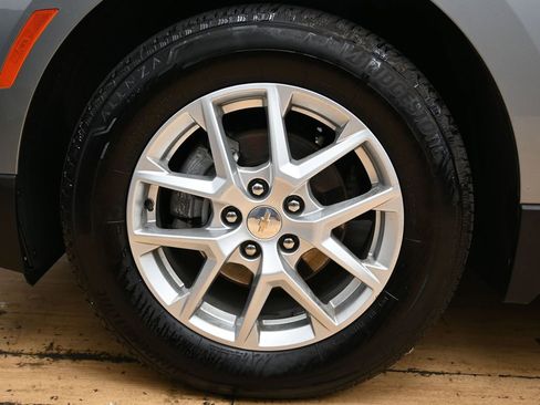 Used 2024 Chevrolet Equinox LS image 9