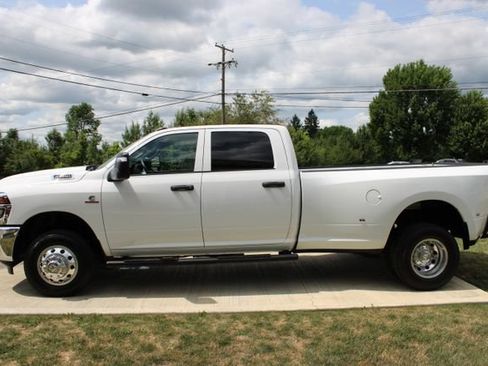 Used 2025 RAM 3500 Tradesman AWD/4WD image 32