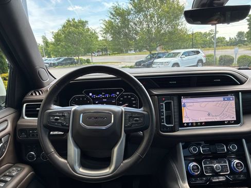 Used 2021 GMC Yukon Denali w/ Denali Premium Package AWD/4WD image 25