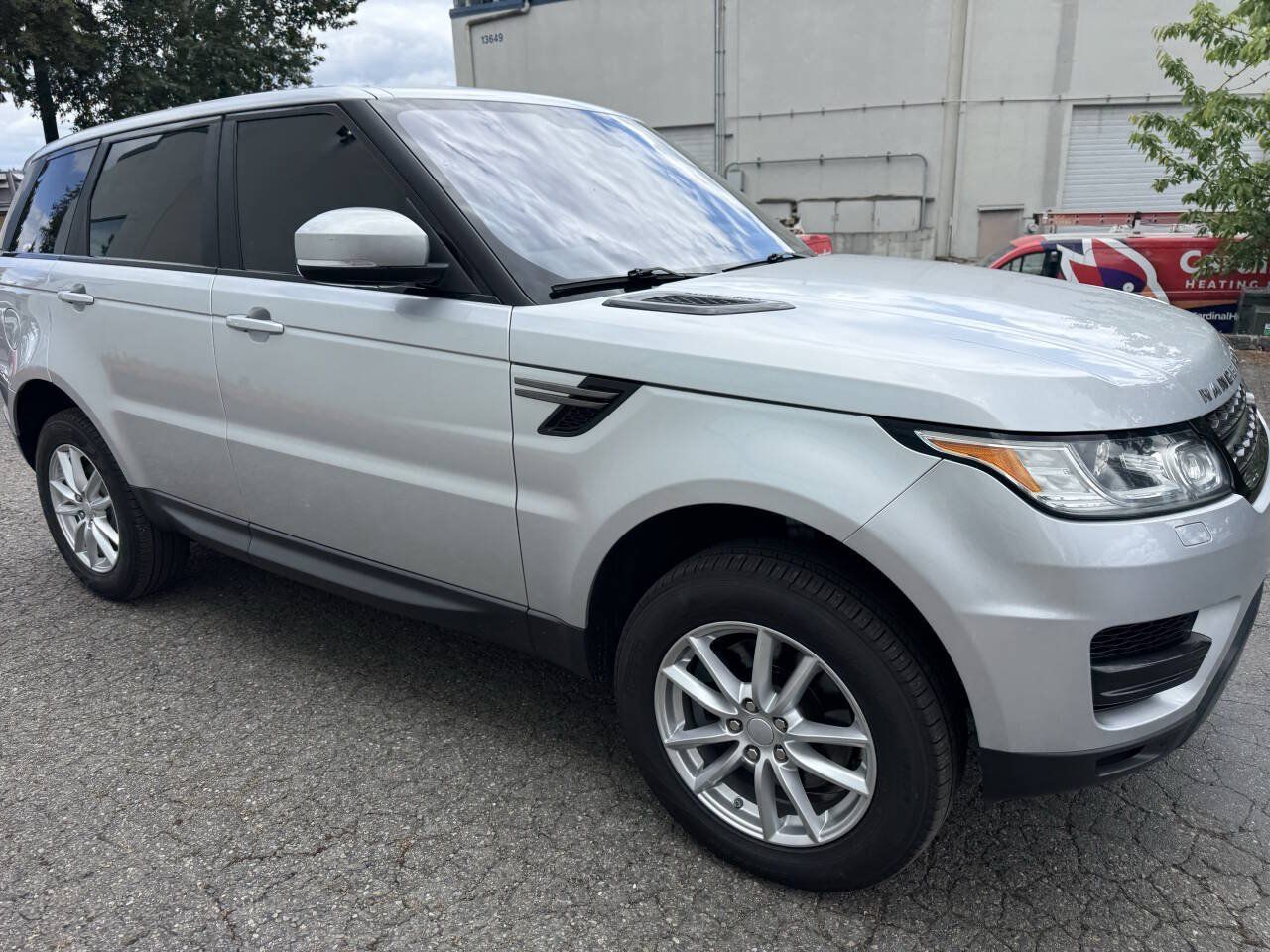Used 2016 Land Rover Range Rover Sport SE AWD/4WD image 6