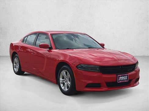 Used 2022 Dodge Charger SXT image 3