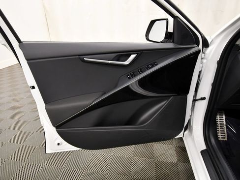 Certified 2025 Kia Niro EX Touring FWD image 13