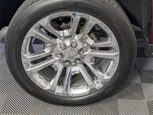 Used 2018 GMC Yukon SLT w/ Premium Edition image 8