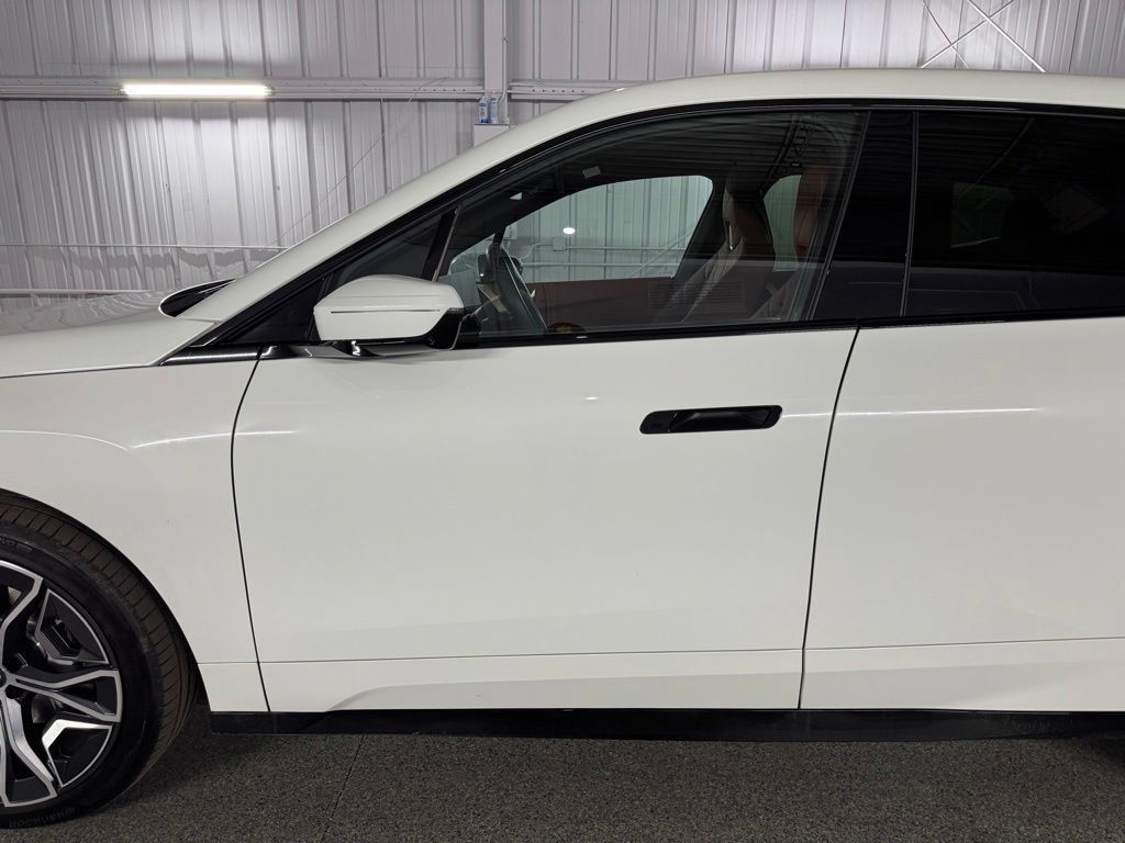 Used 2026 BMW iX xDrive45 AWD/4WD image 21