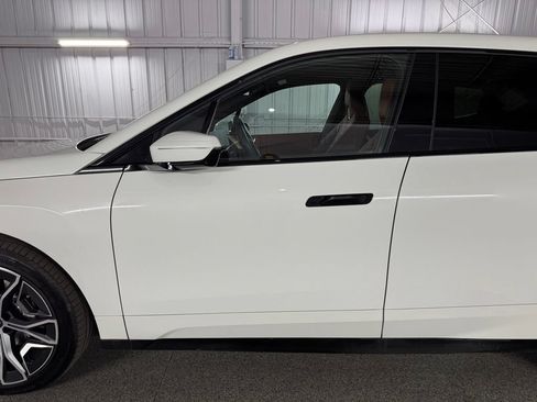 Used 2026 BMW iX xDrive45 AWD/4WD image 21
