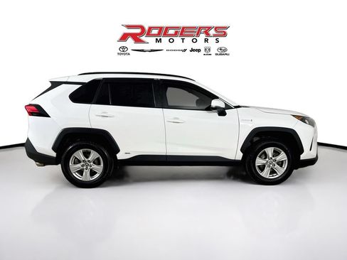 Certified 2021 Toyota RAV4 LE AWD/4WD image 14