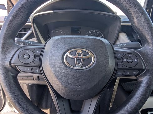 Used 2023 Toyota Corolla LE image 18