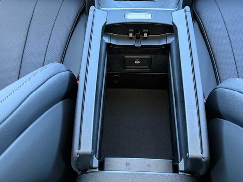 Used 2025 Mercedes-Benz E 350 4MATIC Sedan image 20