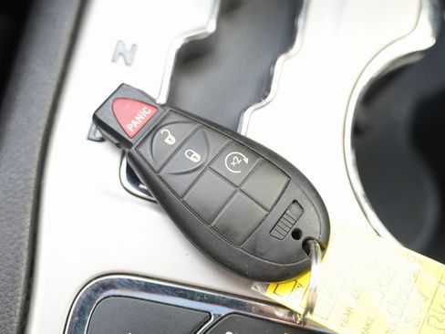 Used 2011 Jeep Grand Cherokee Laredo image 50