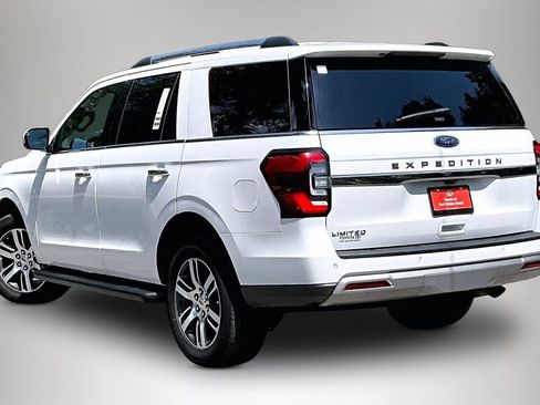 Used 2024 Ford Expedition Limited AWD/4WD image 4