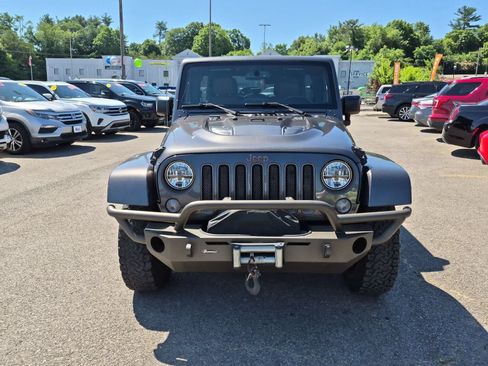 Used 2016 Jeep Wrangler Unlimited Sahara AWD/4WD image 3