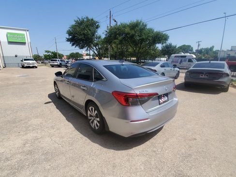 Used 2023 Honda Civic LX image 4