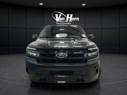 Used 2024 Ford Expedition Max Limited AWD/4WD image 2