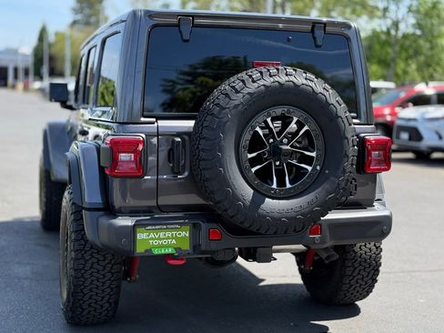 Used 2025 Jeep Wrangler Unlimited Rubicon AWD/4WD image 3