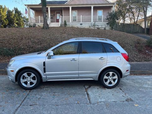 Used 2014 Chevrolet Captiva Sport LTZ image 1