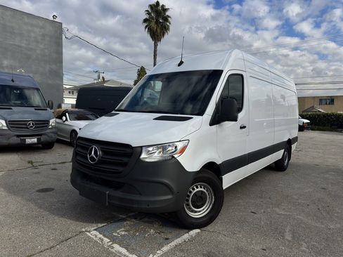 Used 2024 Mercedes-Benz Sprinter 2500 image 1