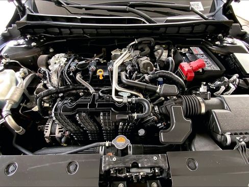 Used 2024 Nissan Altima 2.5 SV image 32