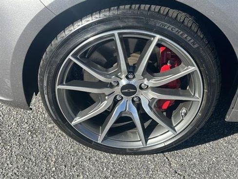 Used 2025 Genesis G70 2.5T image 30