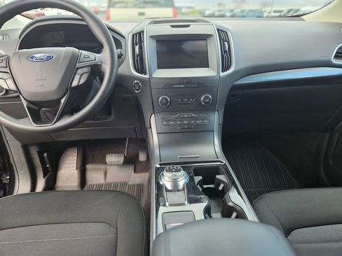 Used 2020 Ford Edge SE image 20