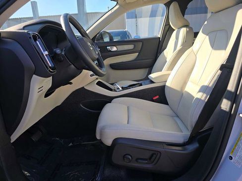 Used 2026 Volvo XC40 B5 Plus AWD/4WD image 20