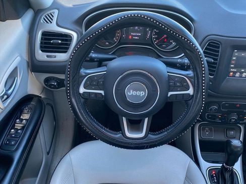 Used 2020 Jeep Compass Latitude image 6