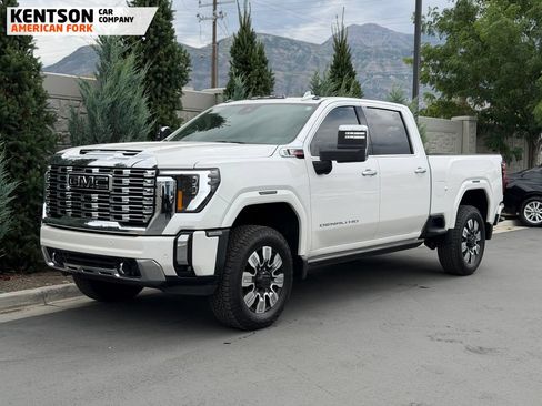 Used 2025 GMC Sierra 3500 Denali w/ Denali Reserve Package AWD/4WD image 3